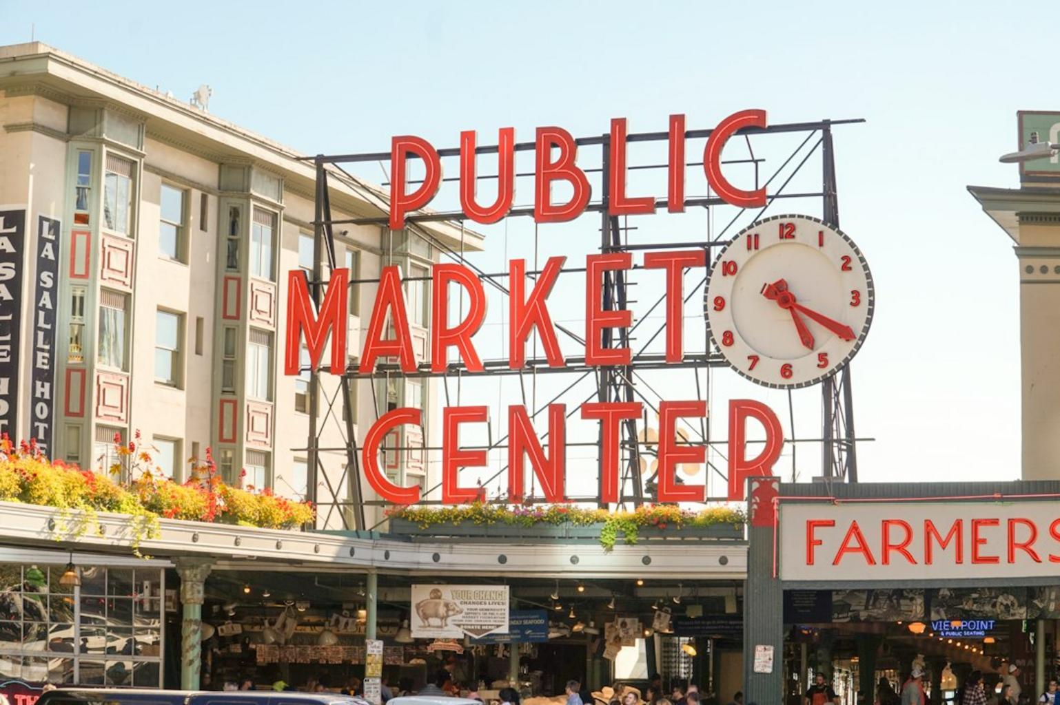 Pike Place Market fresh seafood and local stalls