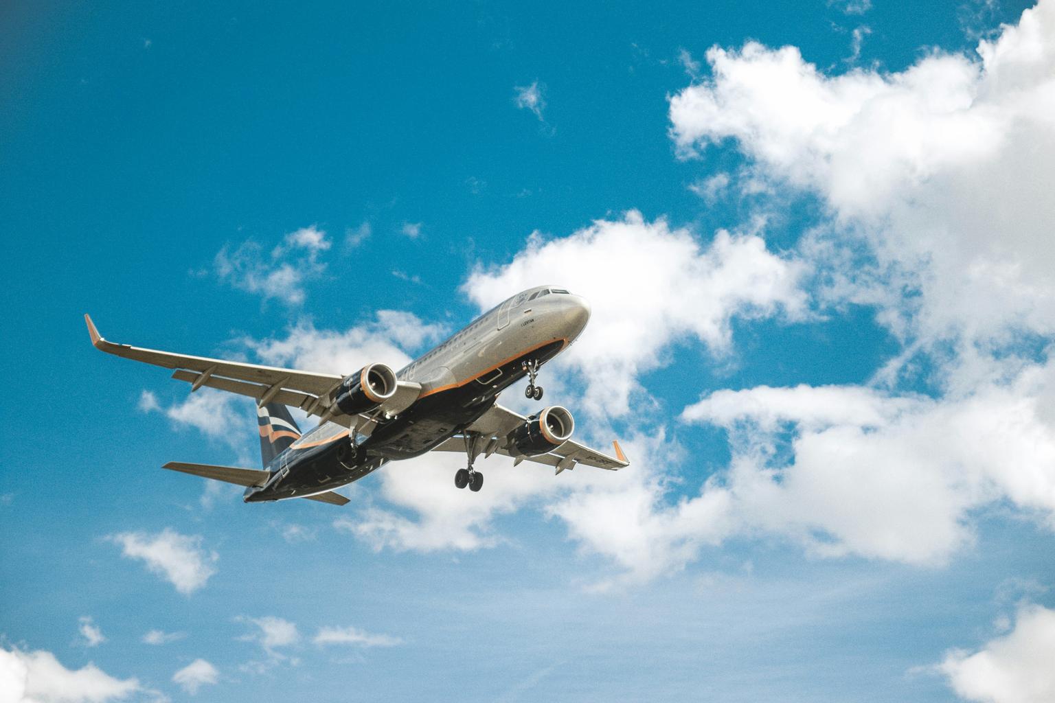 AI predicting flight price trends graph