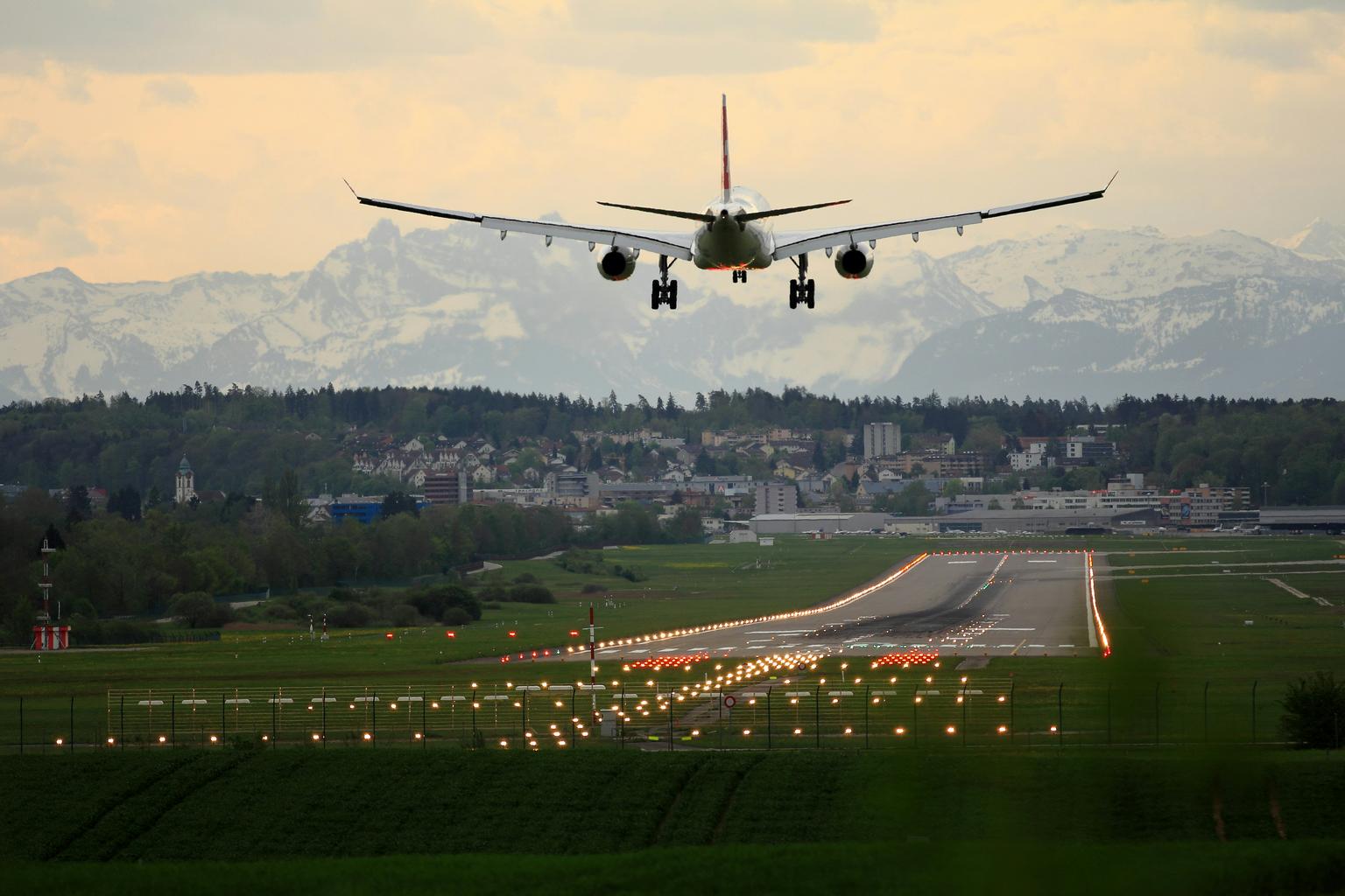 AI and machine learning flight delay prediction framework