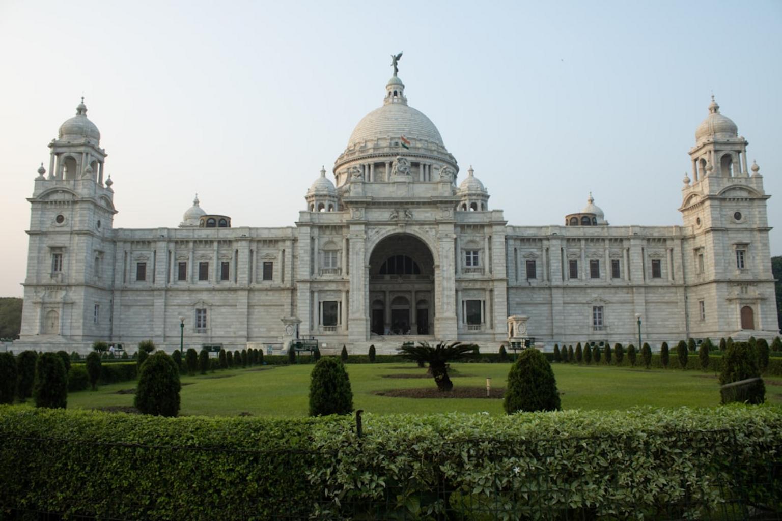 Kolkata city map with landmarks and transport routes