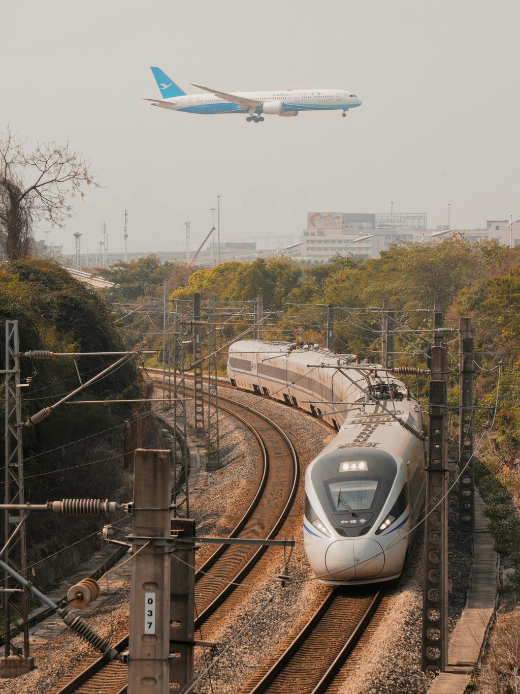 Comparison of carbon emissions between train and flights